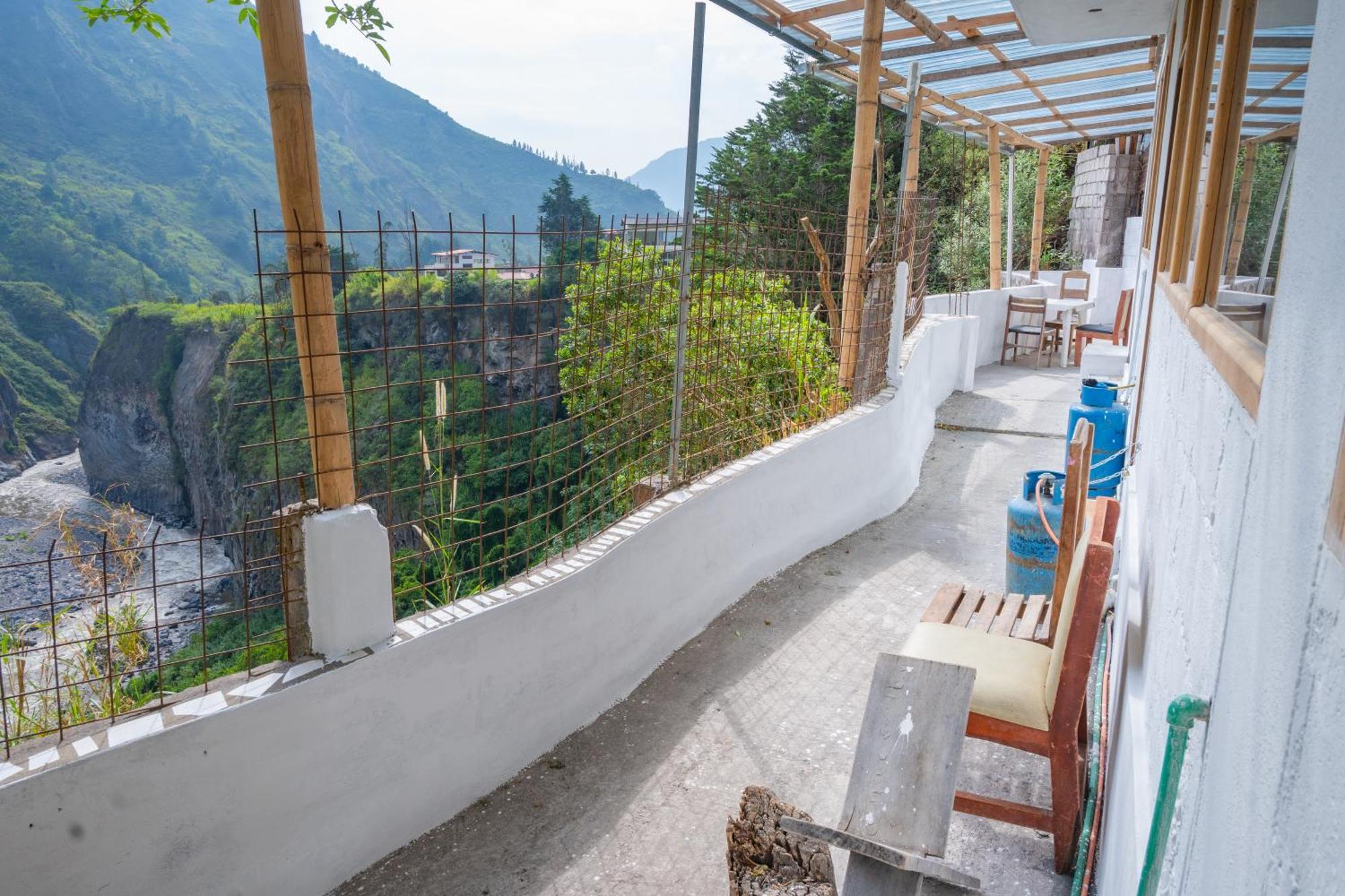 Backpackers-Balcones-River-Lodge Baños Exteriér fotografie
