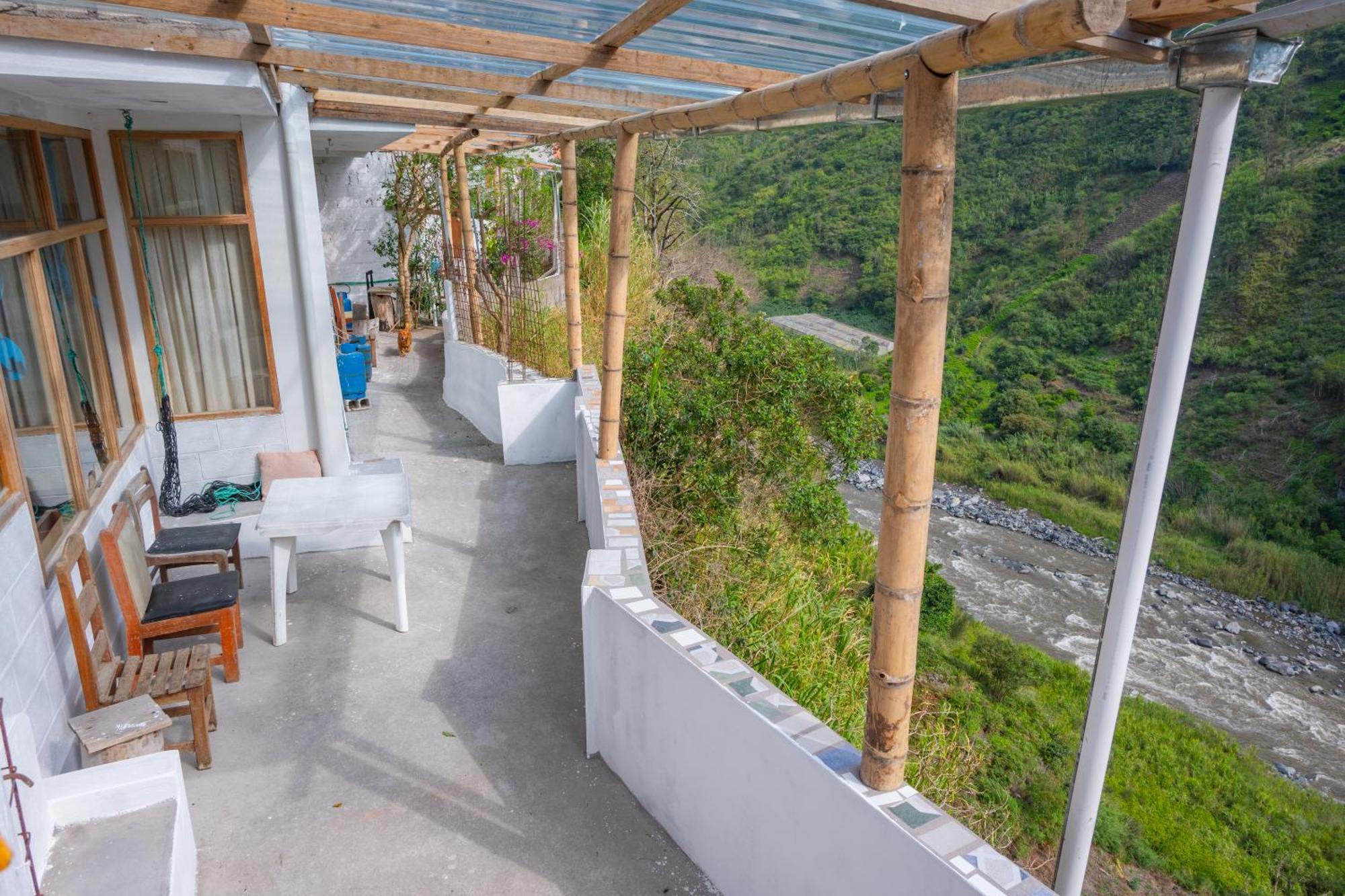 Backpackers-Balcones-River-Lodge Baños Exteriér fotografie